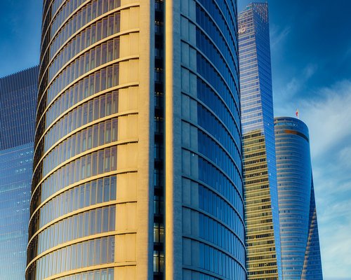 Contemporary Melbourne Southbank architecture representing premium city stays
